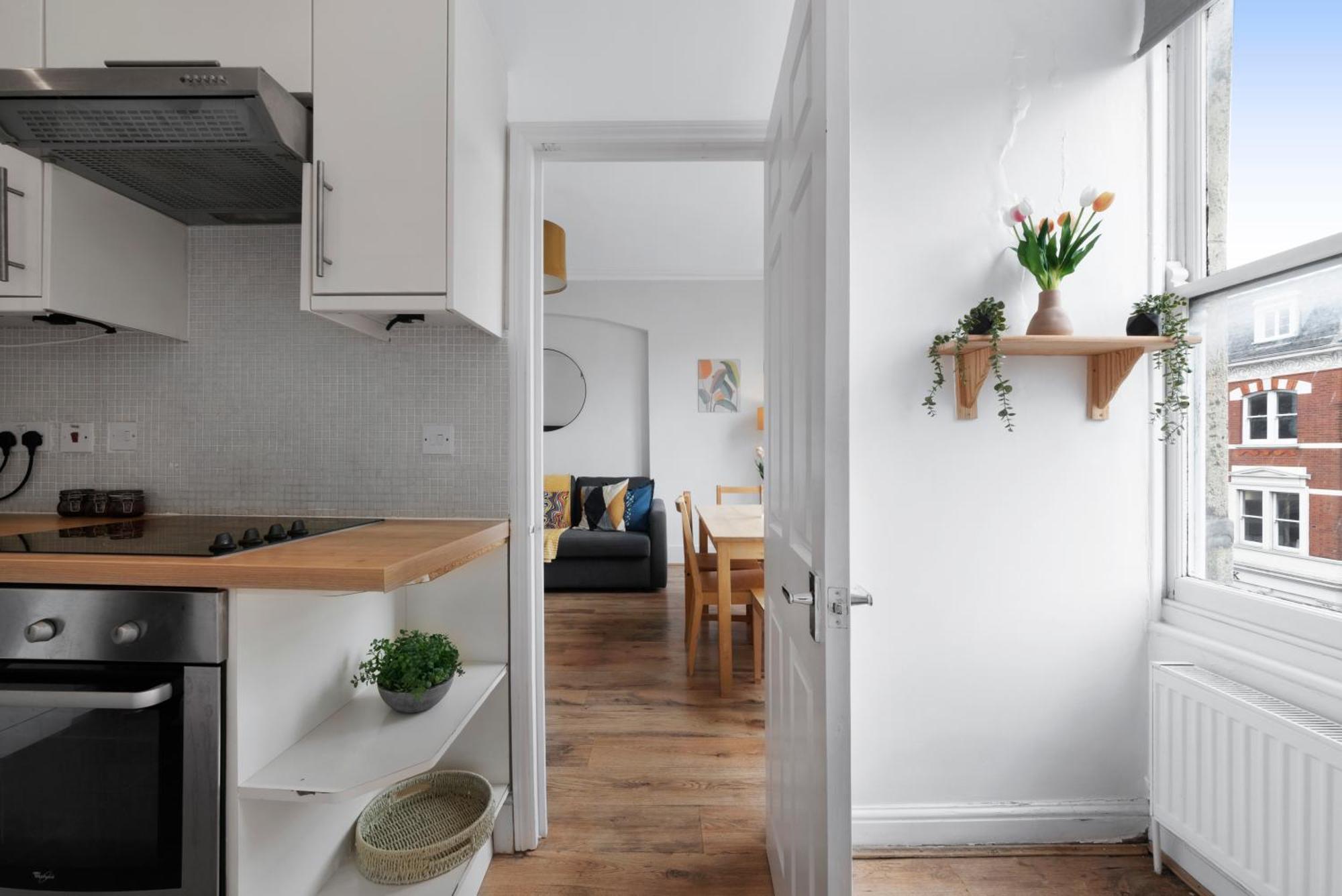 Two Bedroom Muswell Hill - Second Floor * Londra