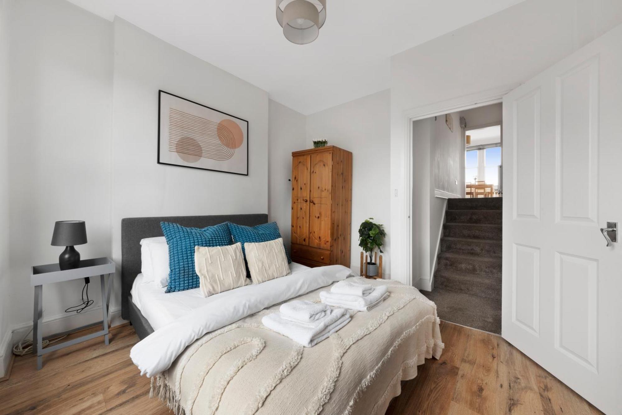 Two Bedroom Muswell Hill - Second Floor * Londra