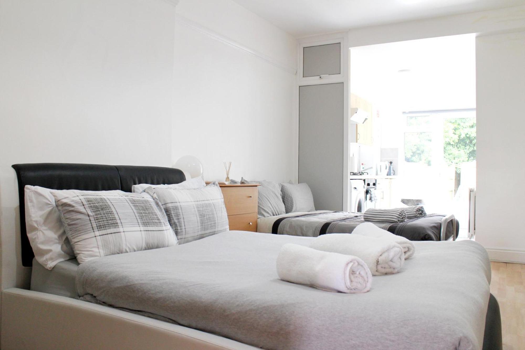 Appartement Large Garden Flat On Golders Road *