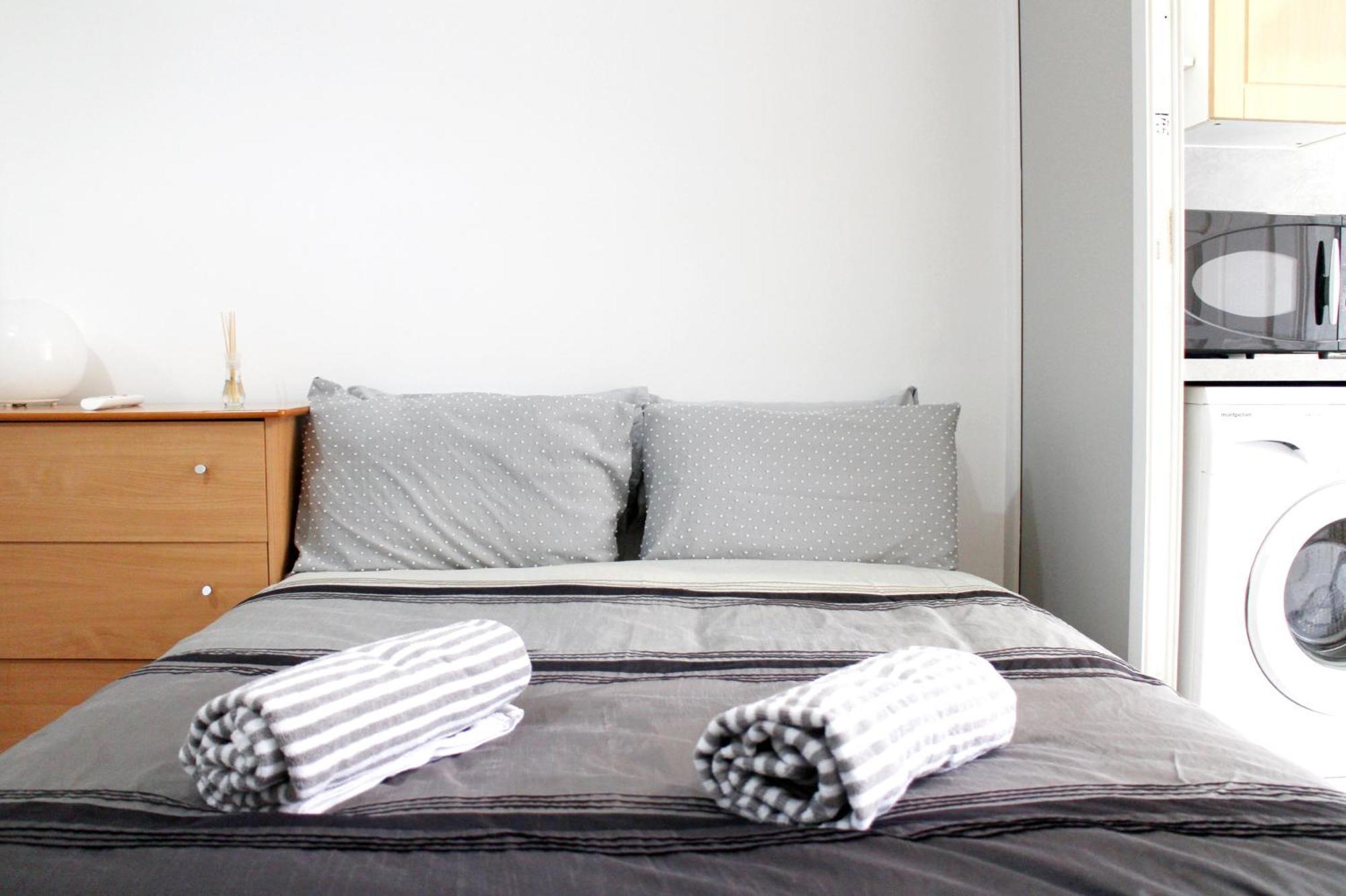 Large Garden Flat On Golders Road Appartement Londres