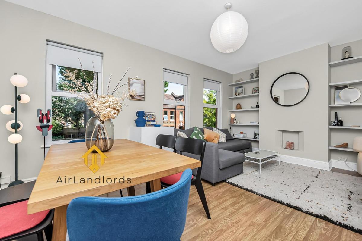 Unique 2 Bedroom Flat In Heart Of Walthamstow Lägenhet