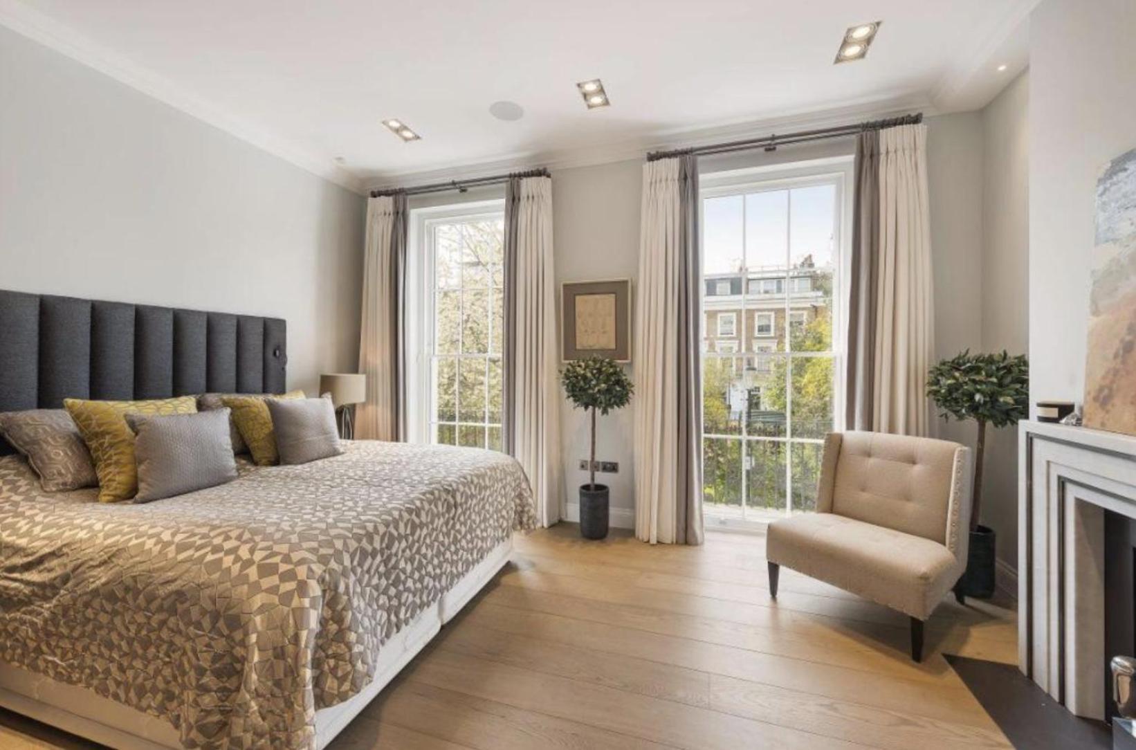 Luxury 4 Bedrooms 5 Baths 2 Receptions Family House With Garden Chelsea