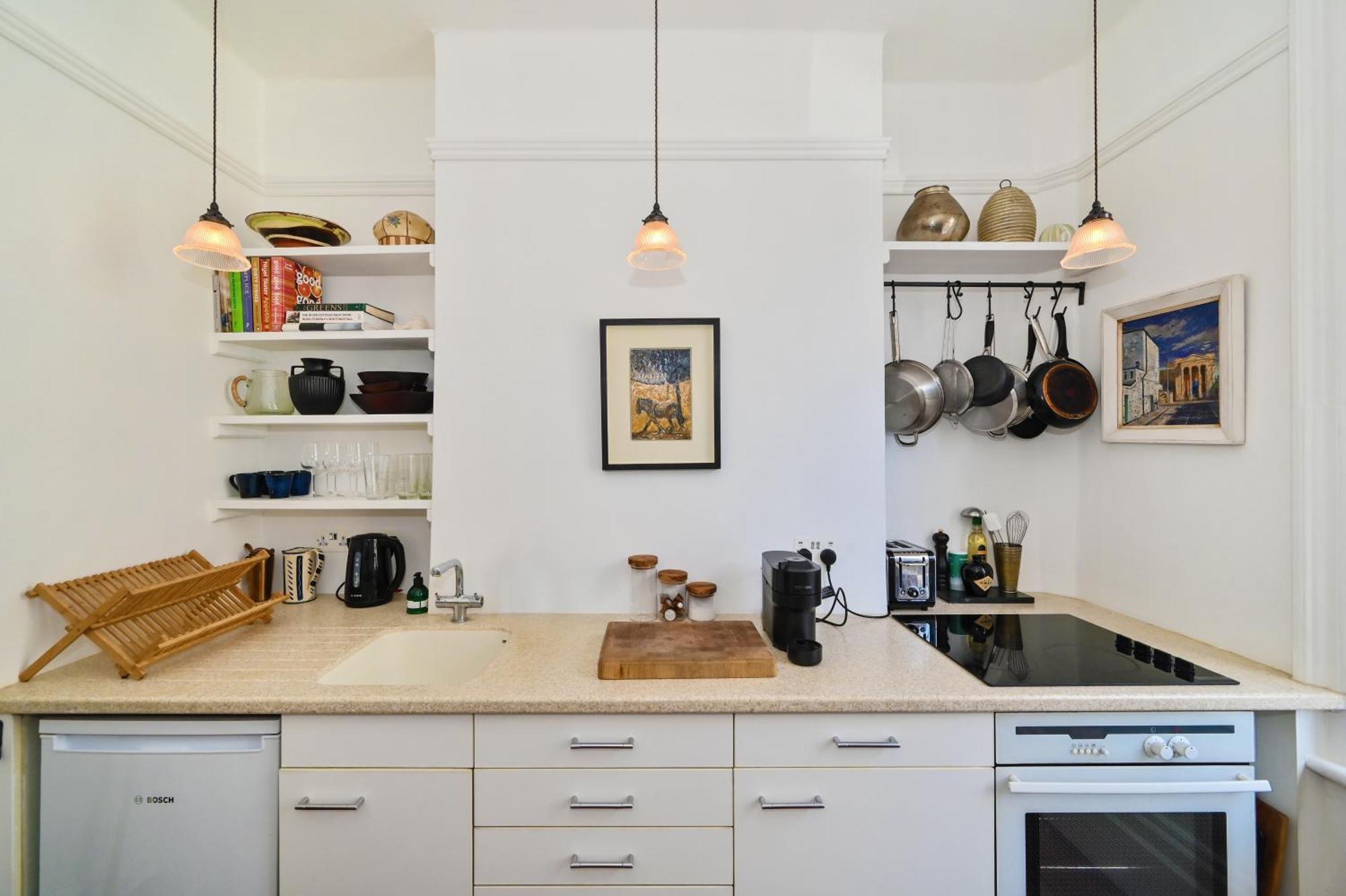 Charming West End In Peaceful Fitzrovia Apartment
