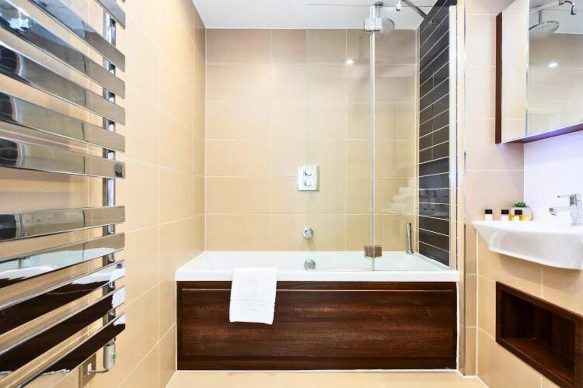 Lägenhet Tower Bridge - Balcony - Ac - Heated Floor - Fast Wifi - Luxurylondonstays