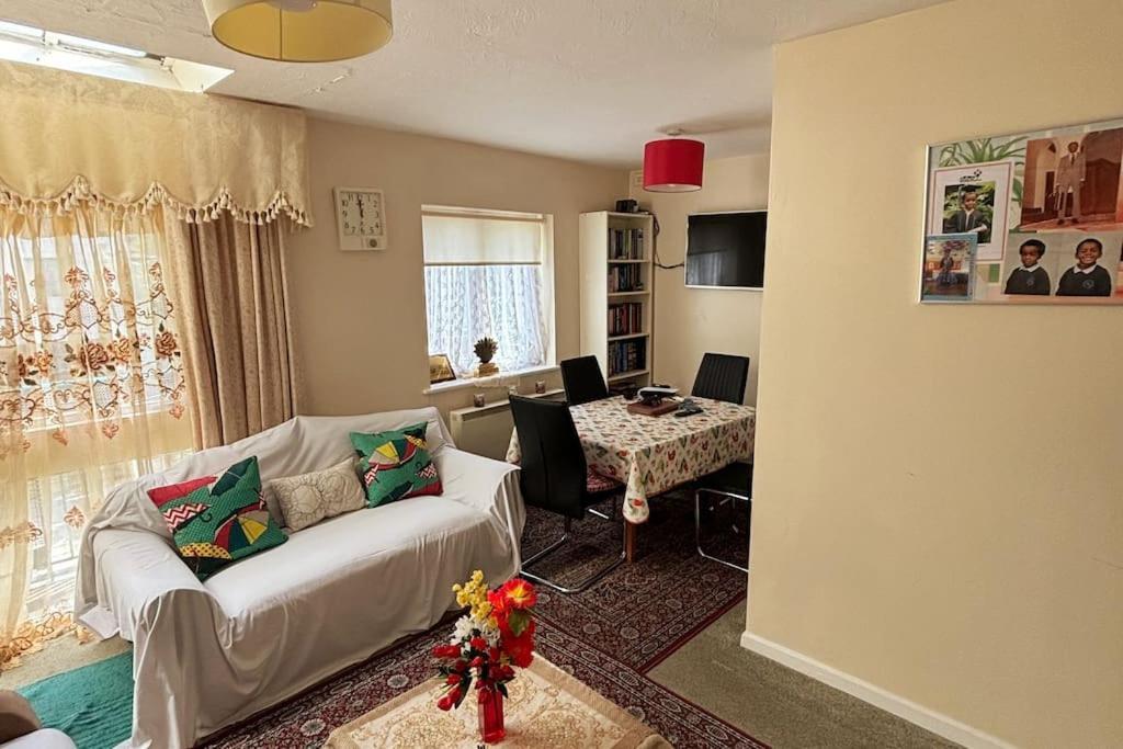 Private Gated Development In Bridge, Cosy With Great Transport Links *