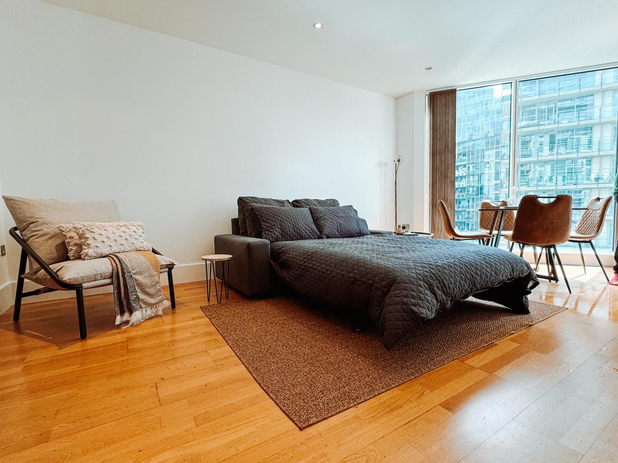Two Bedroom Luxury Waterfront In Lejlighed London
