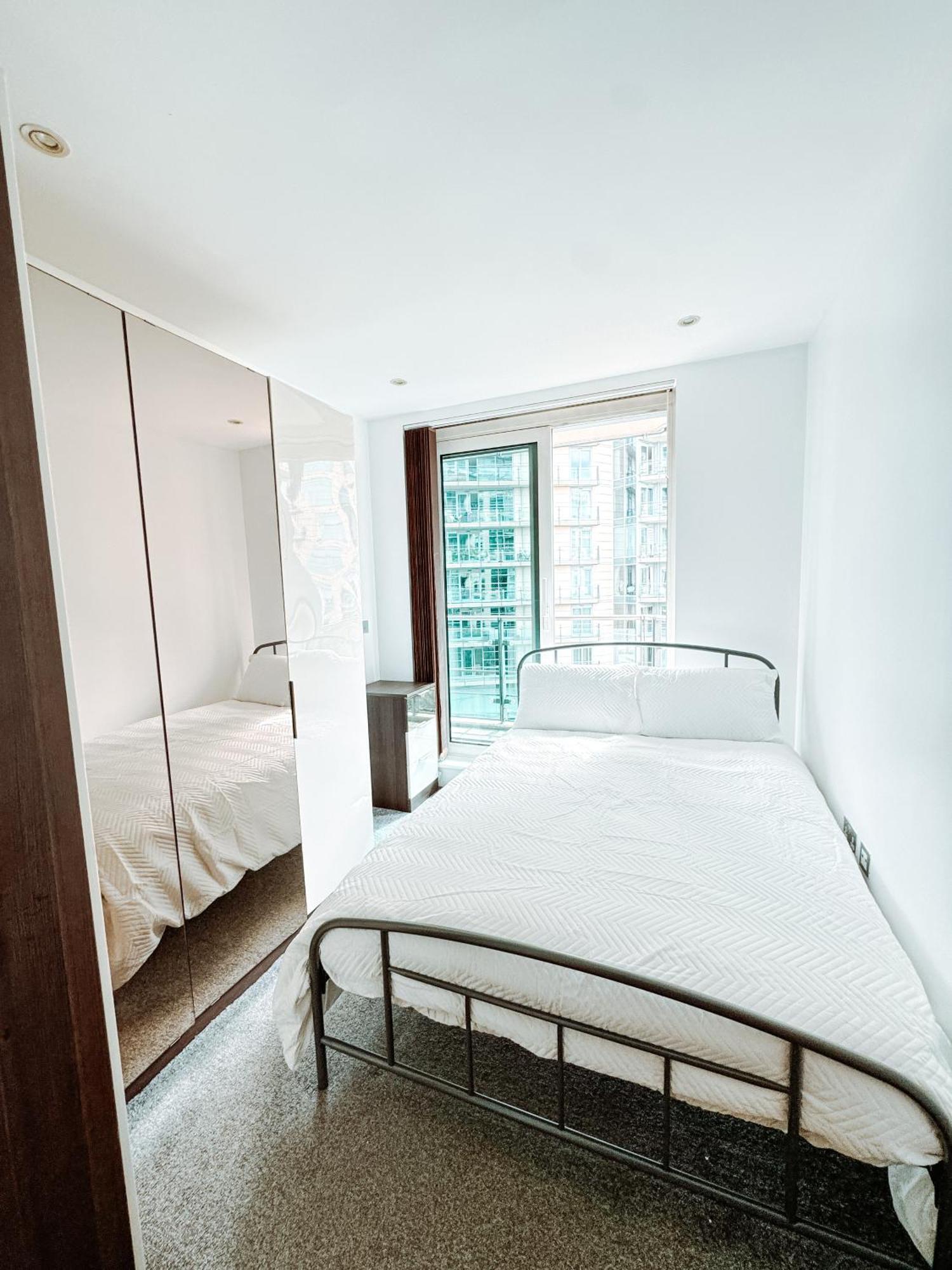 Lejlighed Two Bedroom Luxury Waterfront In *