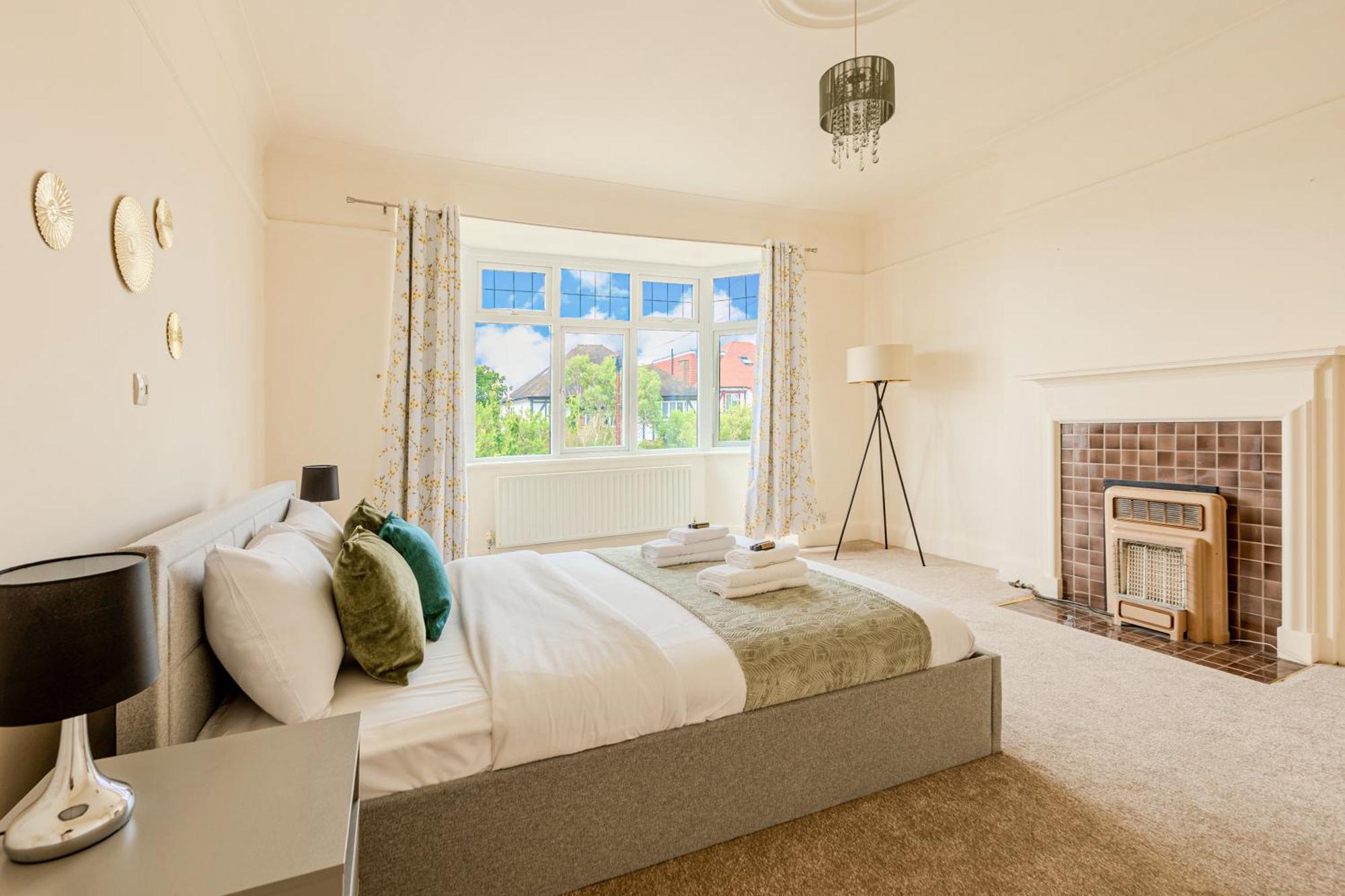 Apartment Immense 3br House, Garden Near Tooting Cmns, South London