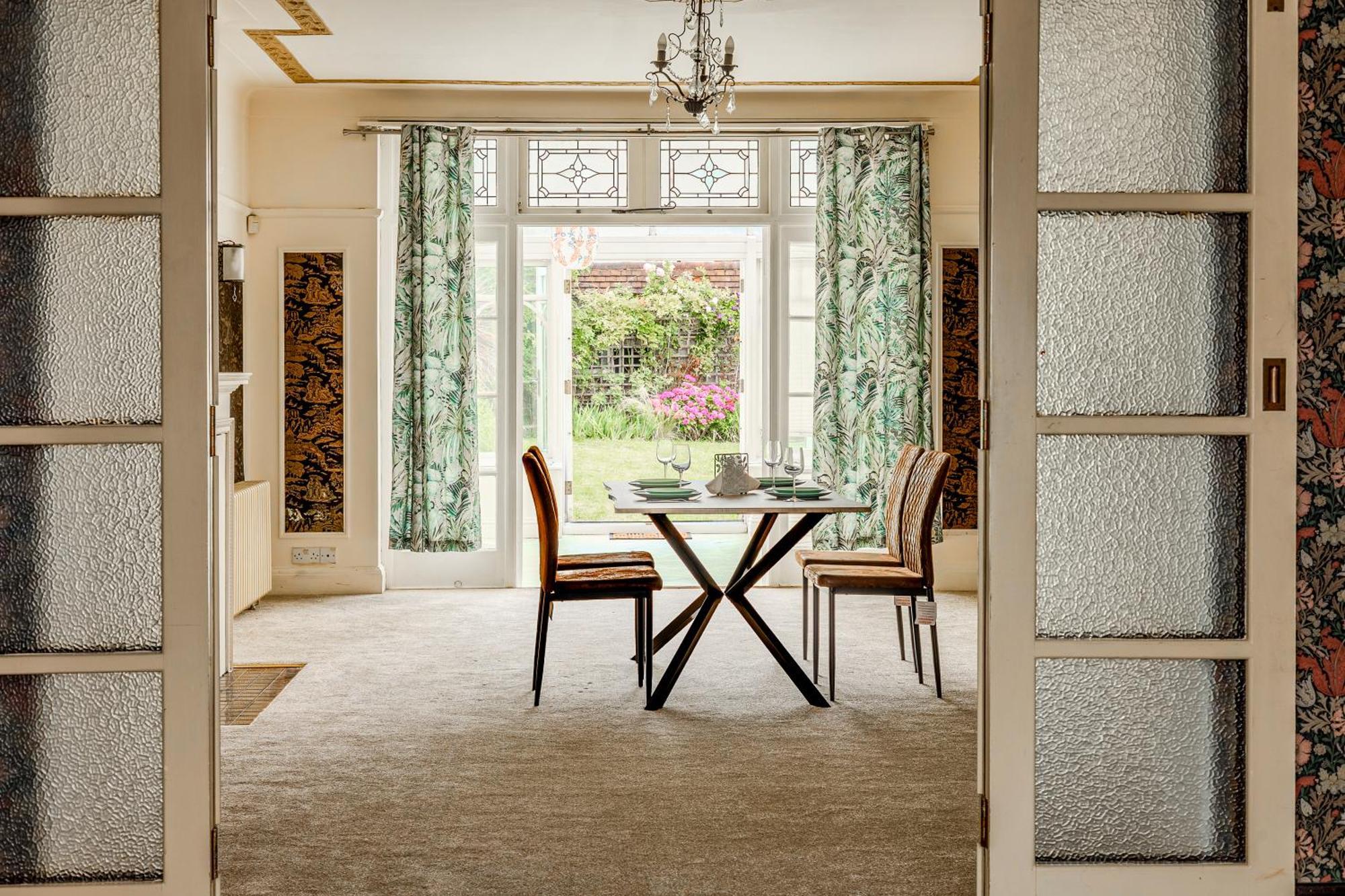 Immense 3br House, Garden Near Tooting Cmns, South Apartment