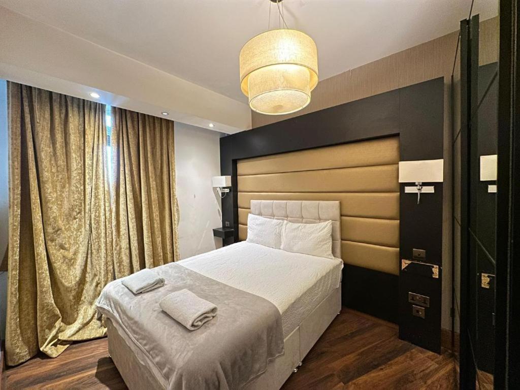 Two Bedroom Near Oxford Street * London