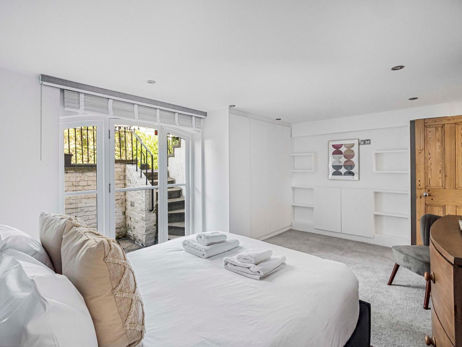 Holiday home Stylish Maisonette Pass The Keys