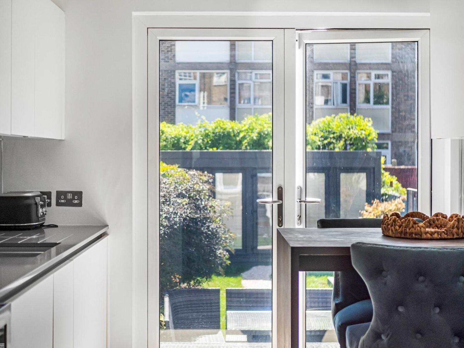 Holiday home Stylish Maisonette Pass The Keys