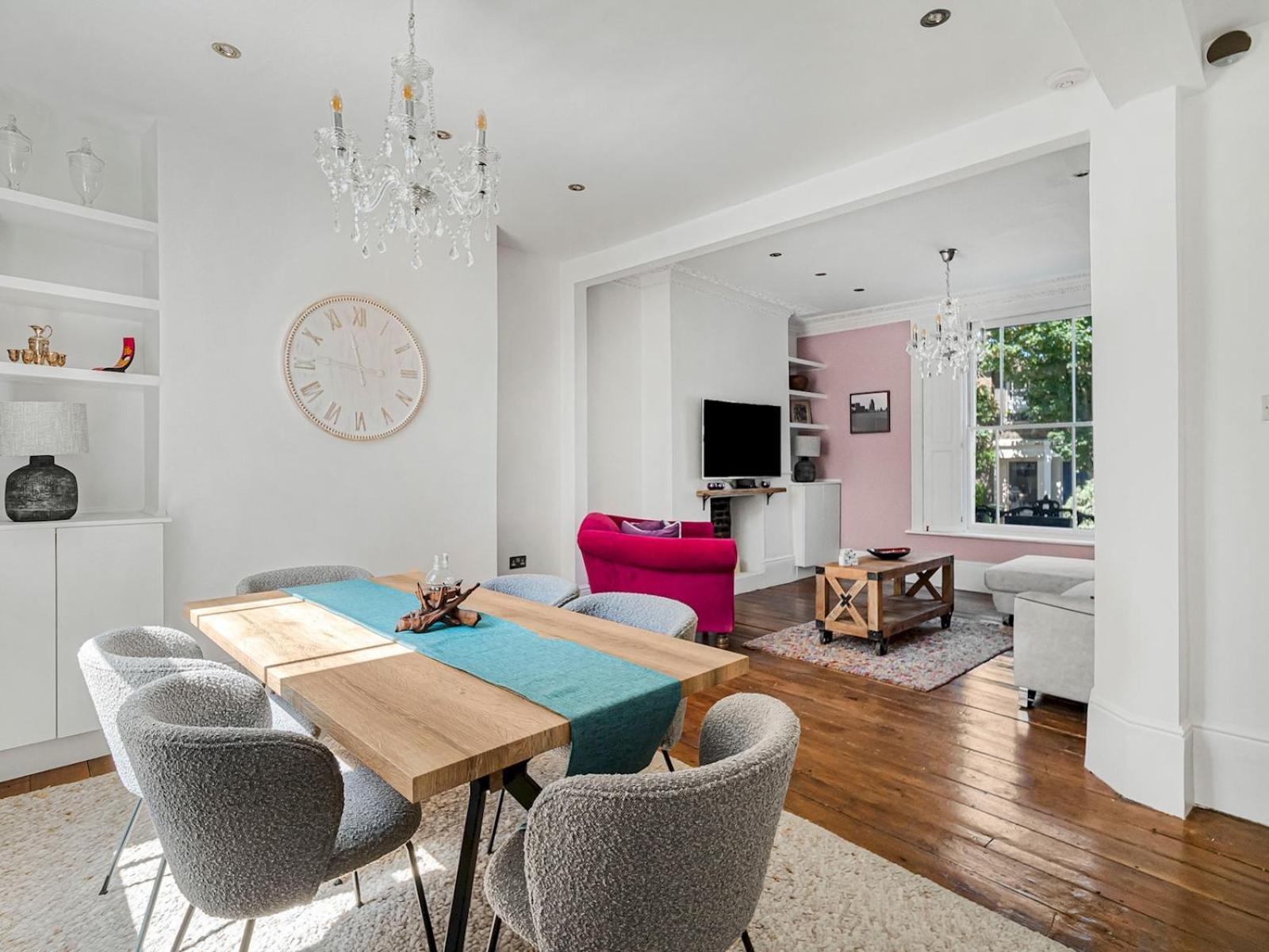Holiday home Stylish Maisonette Pass The Keys