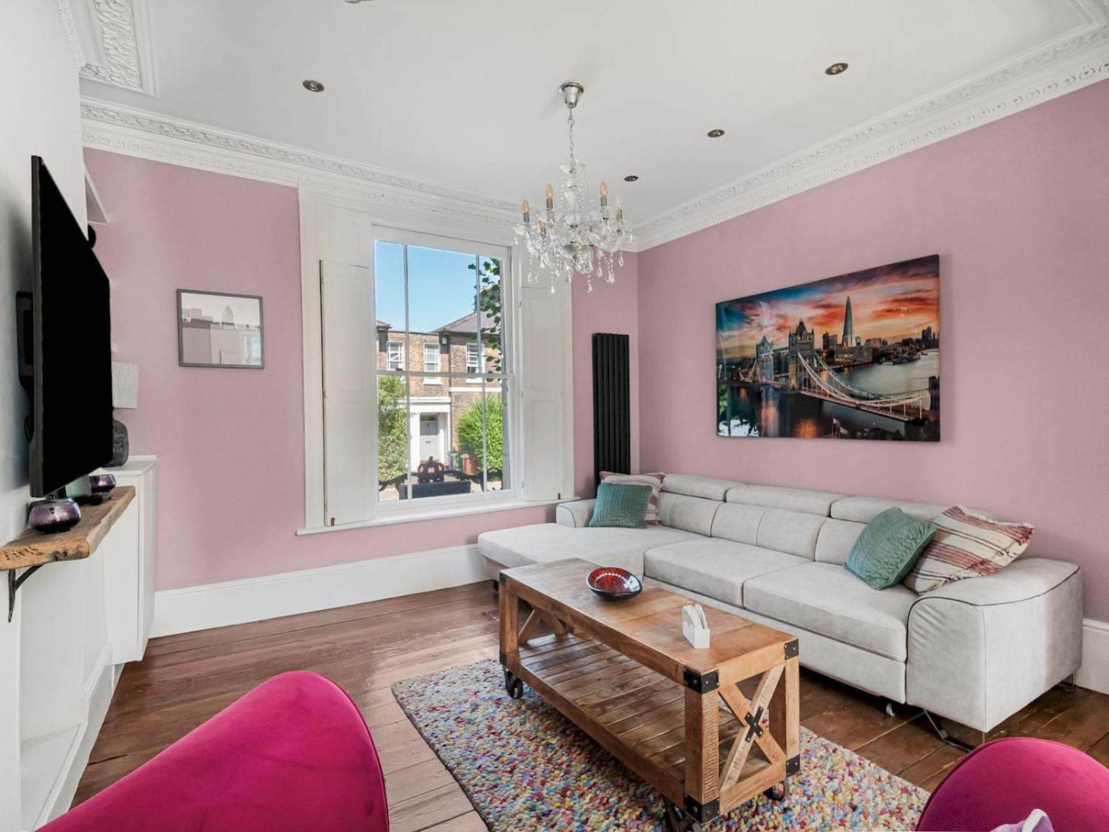 Stylish Maisonette Pass The Keys Holiday home *