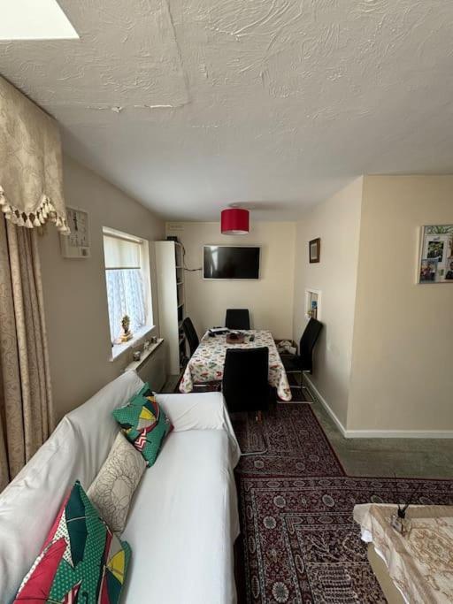 Private Gated Development In Bridge, Cosy With Great Transport Links * London