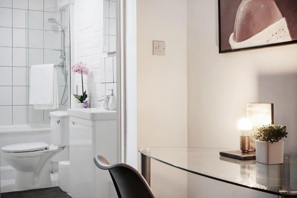 2 Bed Garden Flat Sleeps 6 Close To Brixton *