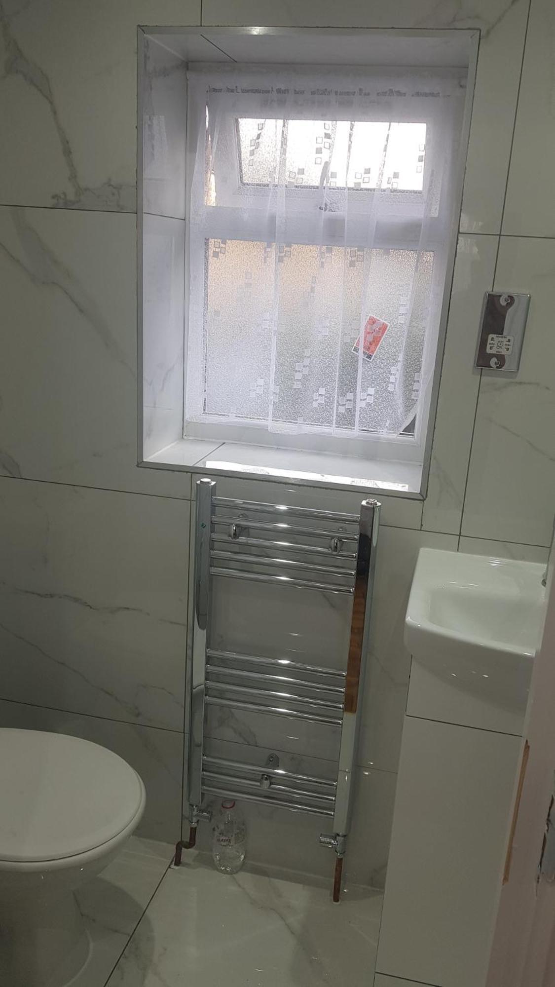 Cosy One Bedroom Flat In Apartment *