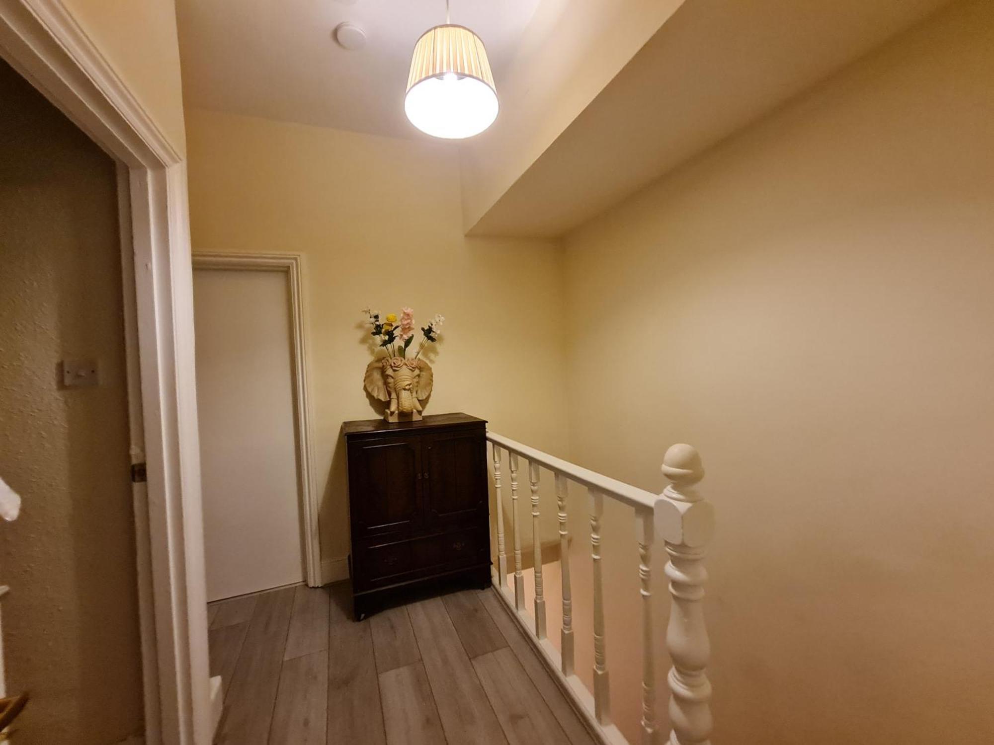Holiday home House-sleeps4-parking-garden London