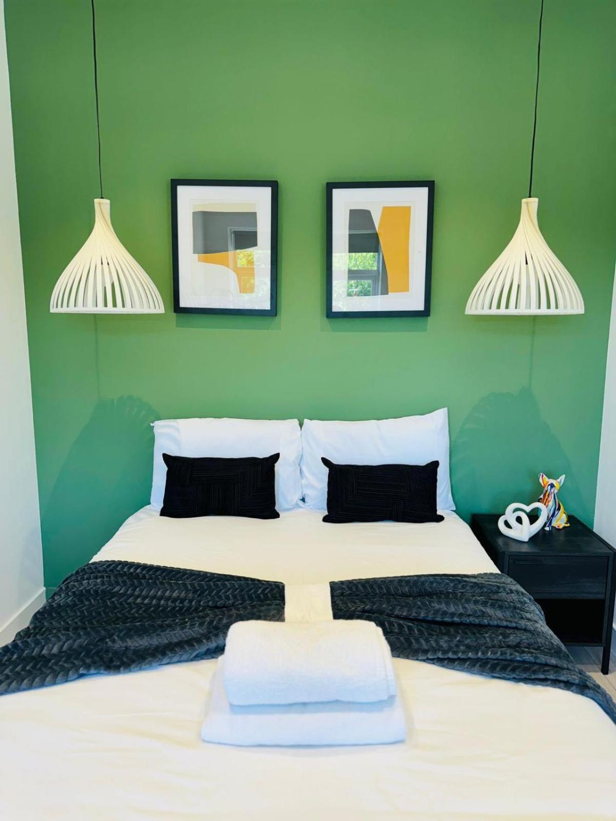Center Next To Westfield Shopping & Attractions Pensionat London