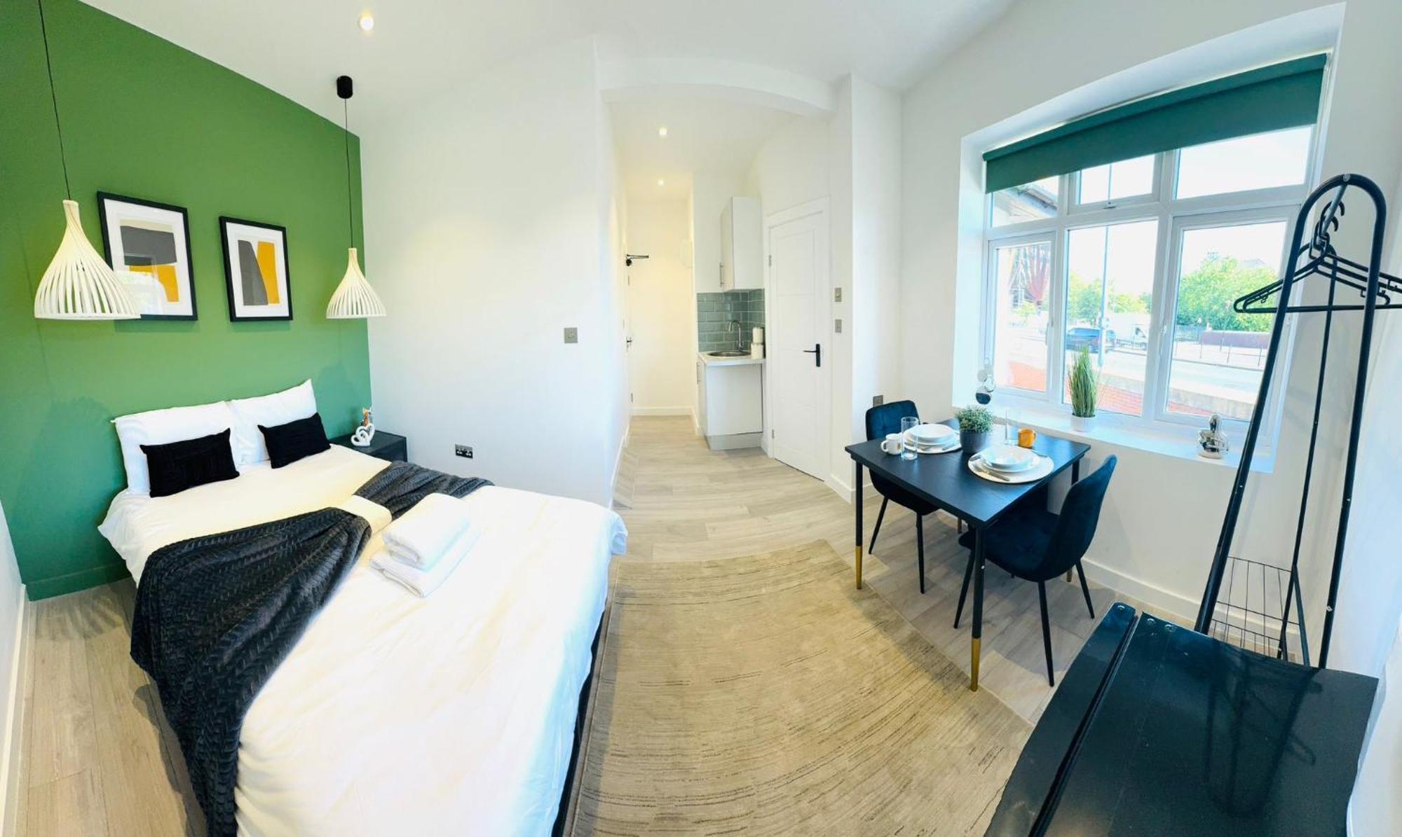 Center Next To Westfield Shopping & Attractions * Londen