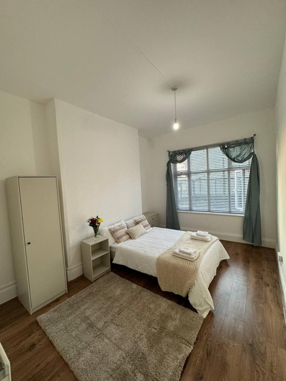 Cheerful 3 Bedroom Apartment London