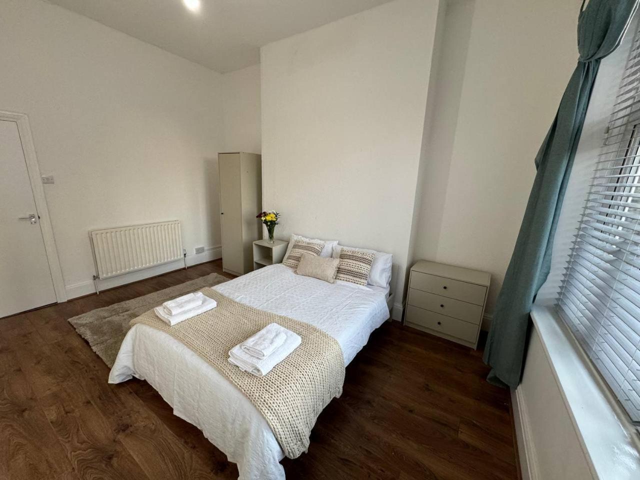 Apartment Cheerful 3 Bedroom *