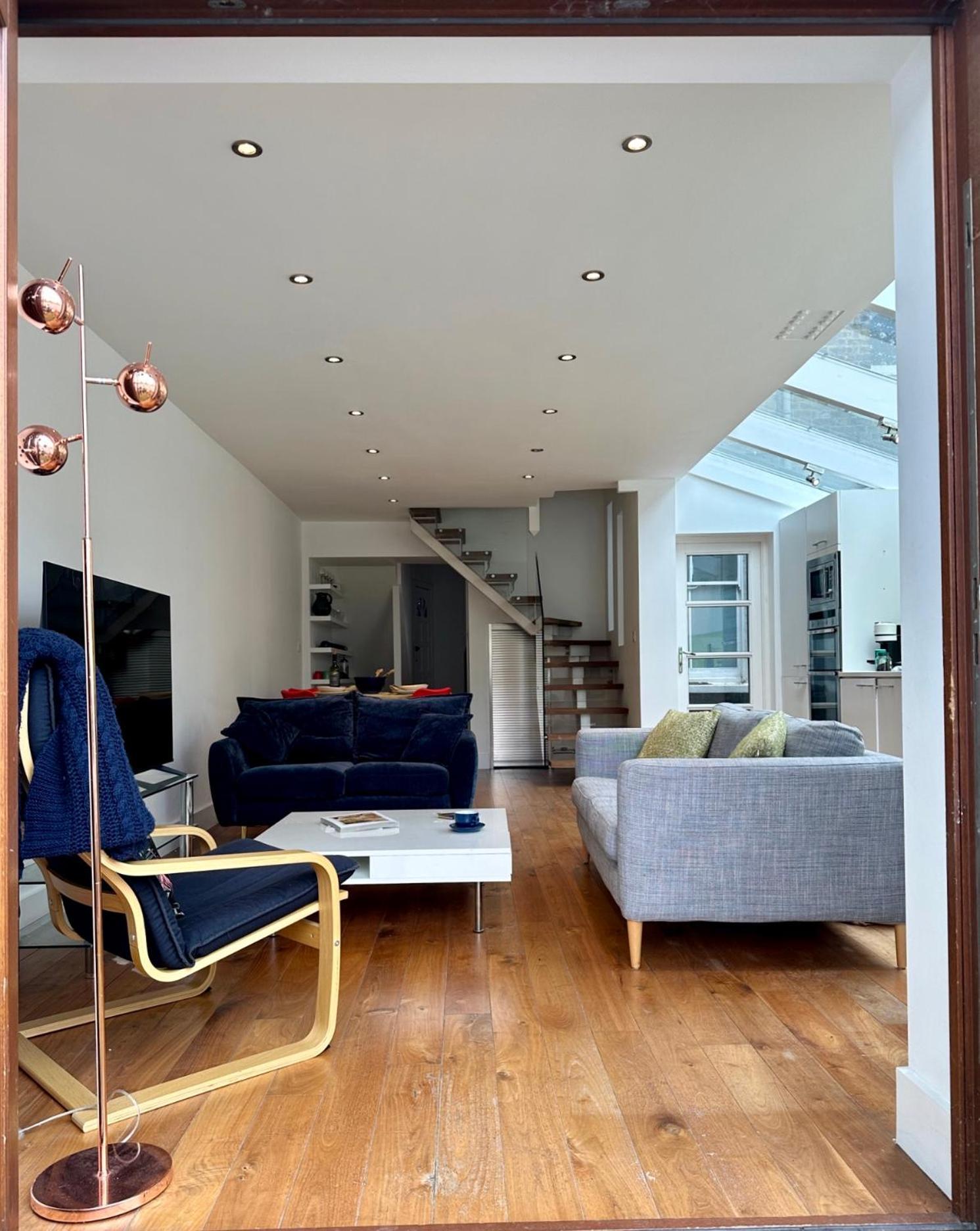 Stunning 3 Bed Appartement *