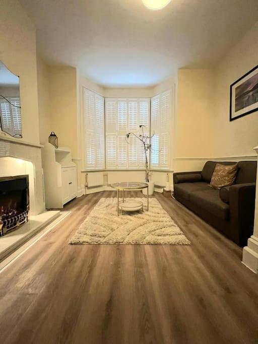 Oasis Stunning 1 Bed In Battersea London