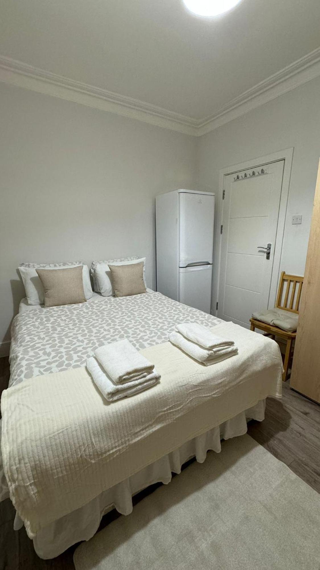 Spacious Double In Greater Alloggio in famiglia