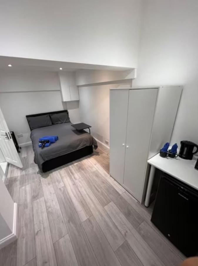 Zone 2 Flat London