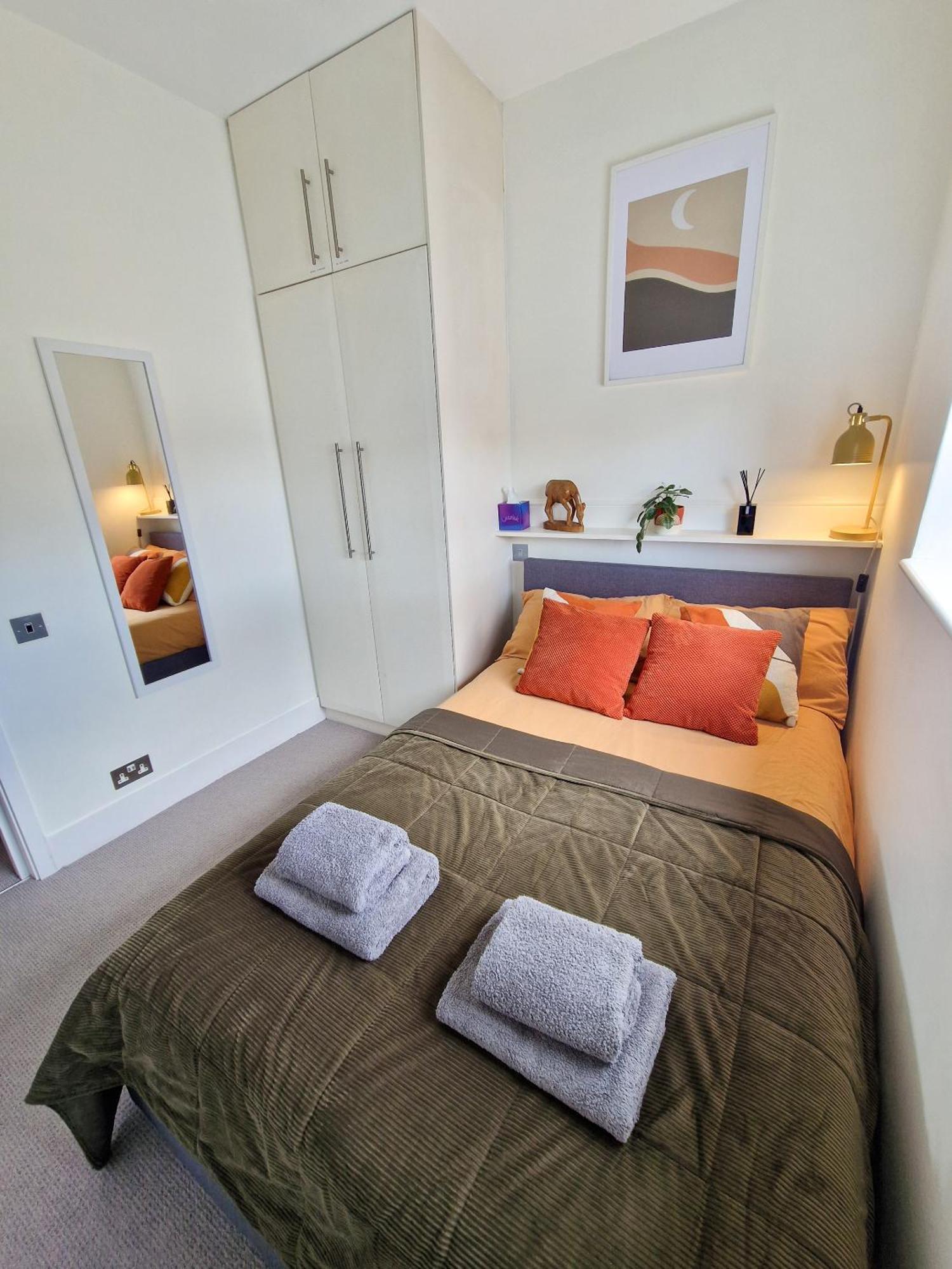Appartamento 1-bed Apartment, Close To Kensington Olympia With Free Wi-fi & Netflix *