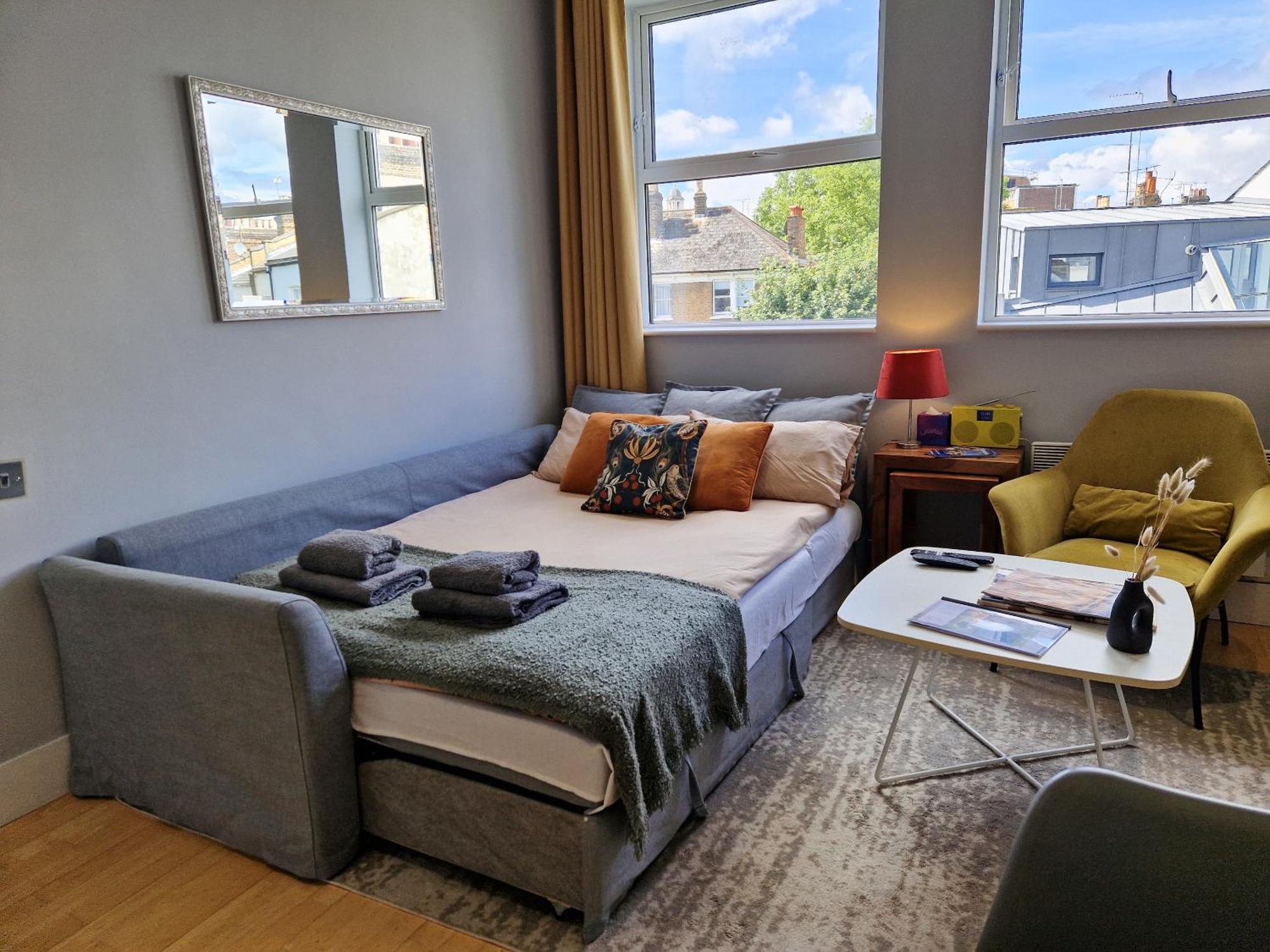 1-bed Apartment, Close To Kensington Olympia With Free Wi-fi & Netflix * Londra