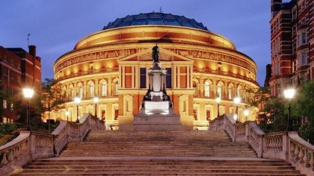 1-bed Apartment, Close To Kensington Olympia With Free Wi-fi & Netflix Appartamento *