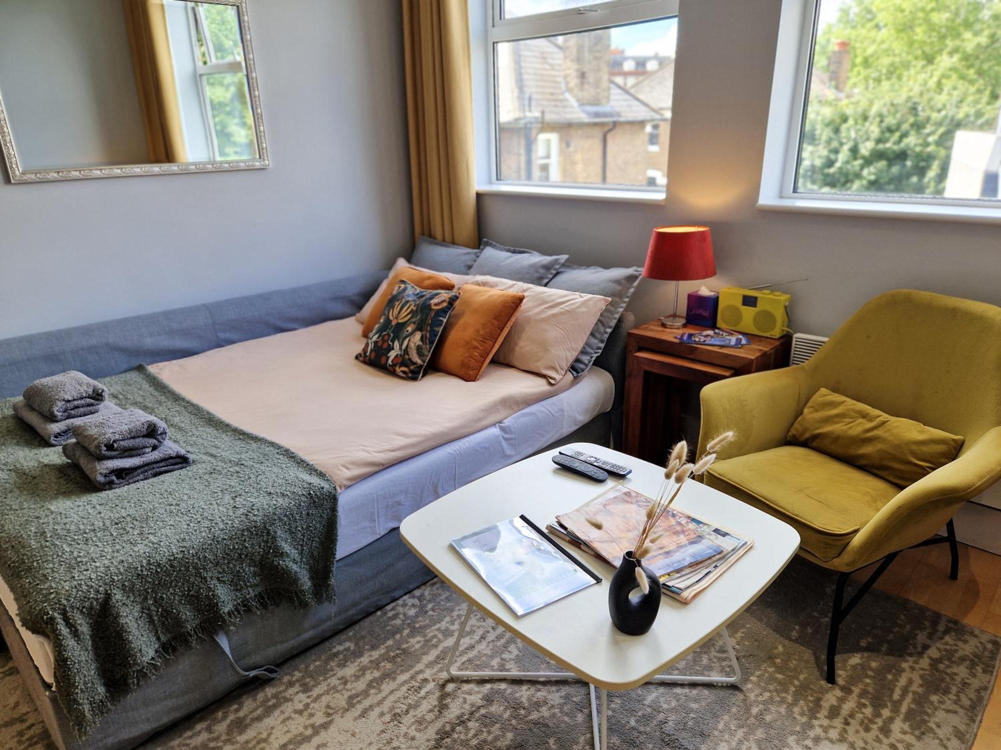 Appartamento 1-bed Apartment, Close To Kensington Olympia With Free Wi-fi & Netflix *