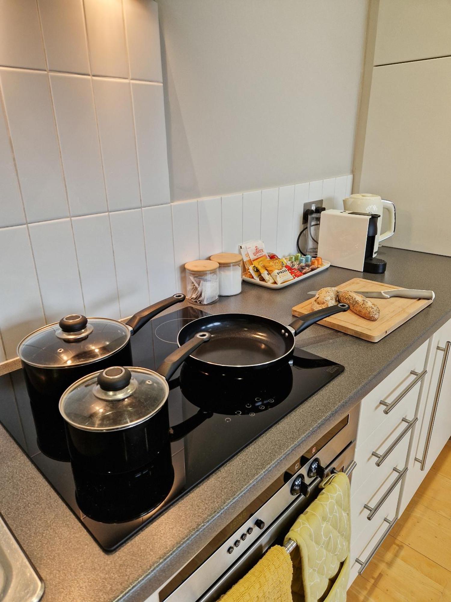 1-bed Apartment, Close To Kensington Olympia With Free Wi-fi & Netflix Appartamento