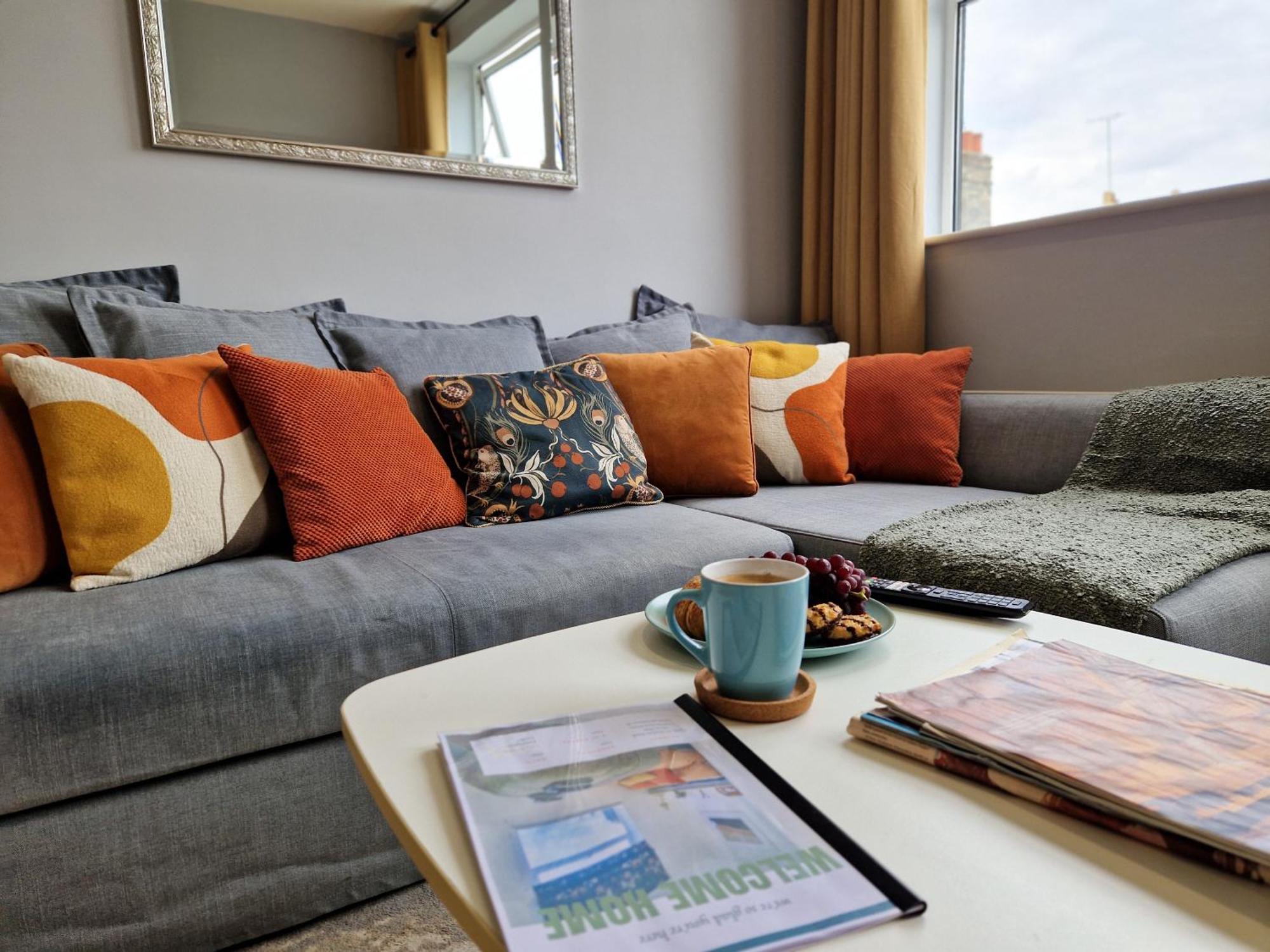 Appartamento 1-bed Apartment, Close To Kensington Olympia With Free Wi-fi & Netflix *