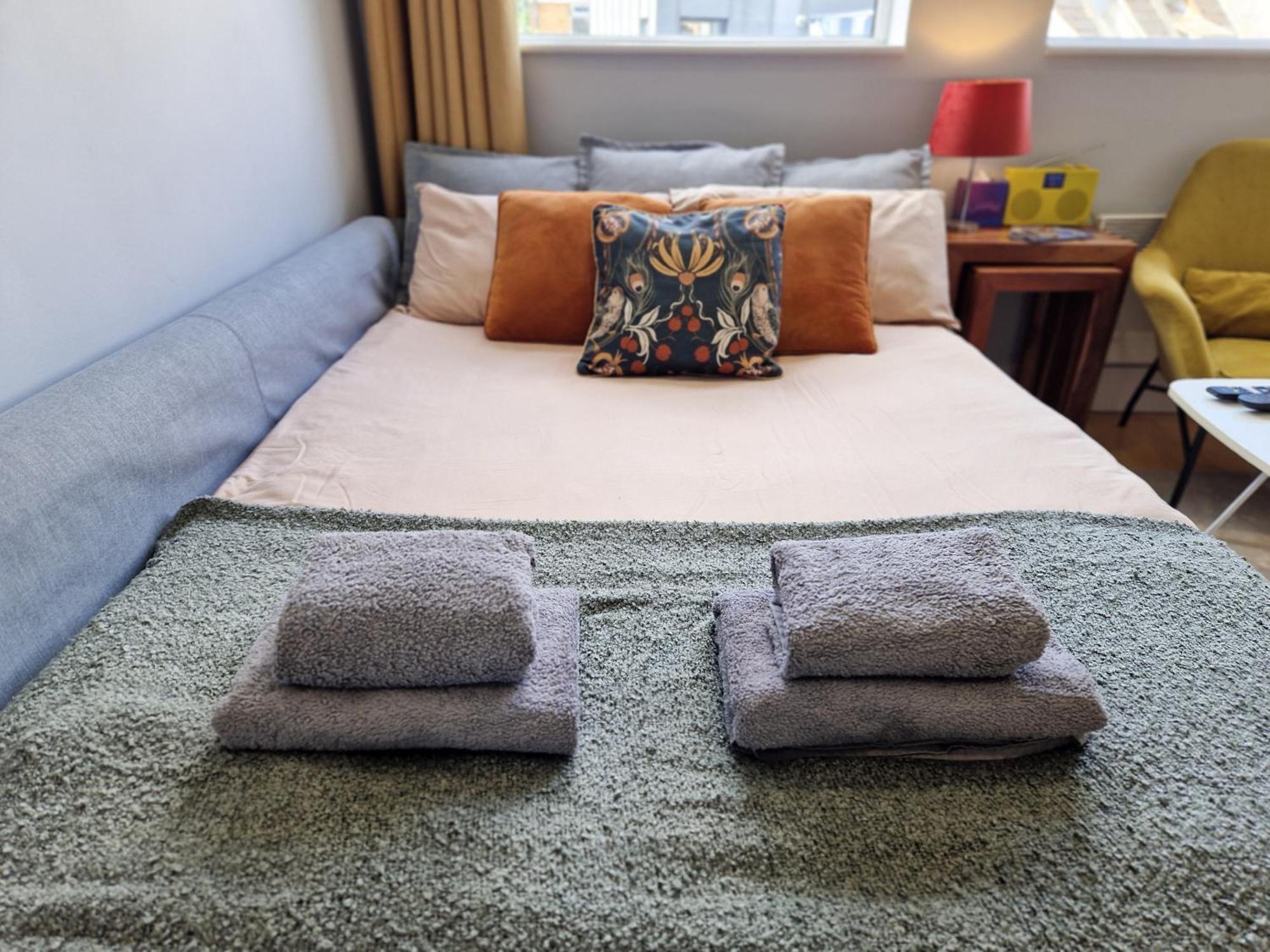 1-bed Apartment, Close To Kensington Olympia With Free Wi-fi & Netflix Appartamento Londra