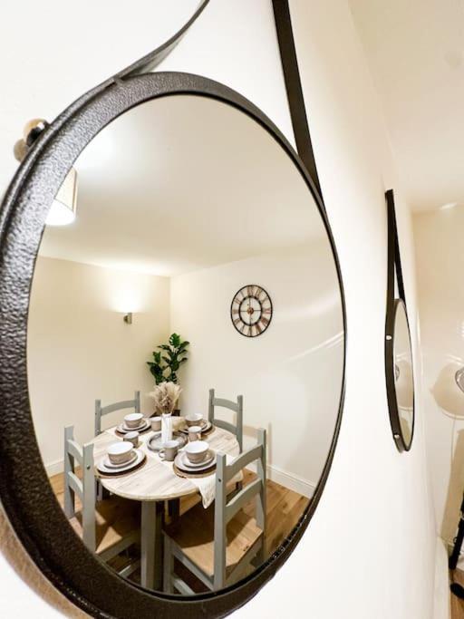 Appartement Oasis Split Level Flat In Zone 1 Londen