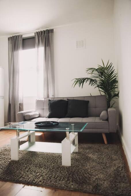 Appartamento 3 Bed Flat With Balcony Londra