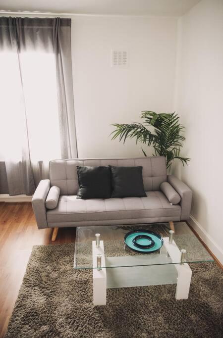 Appartamento 3 Bed Flat With Balcony