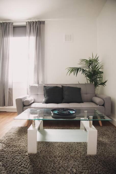 Appartamento 3 Bed Flat With Balcony *