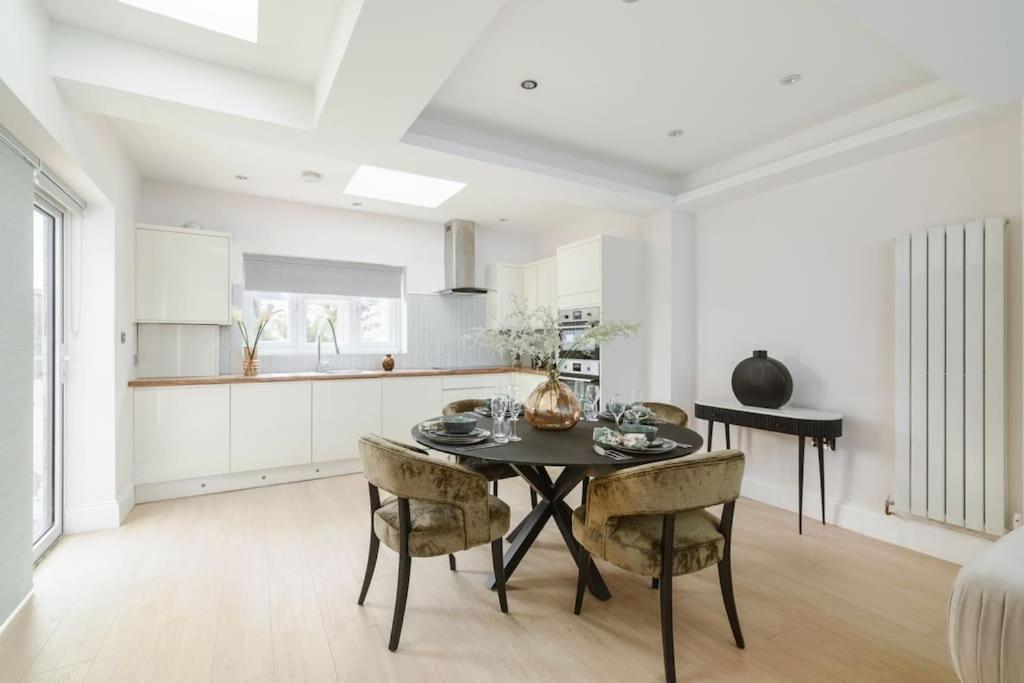 Newly Refurbished Cosy 2 Bed In Wembley Appartamento *
