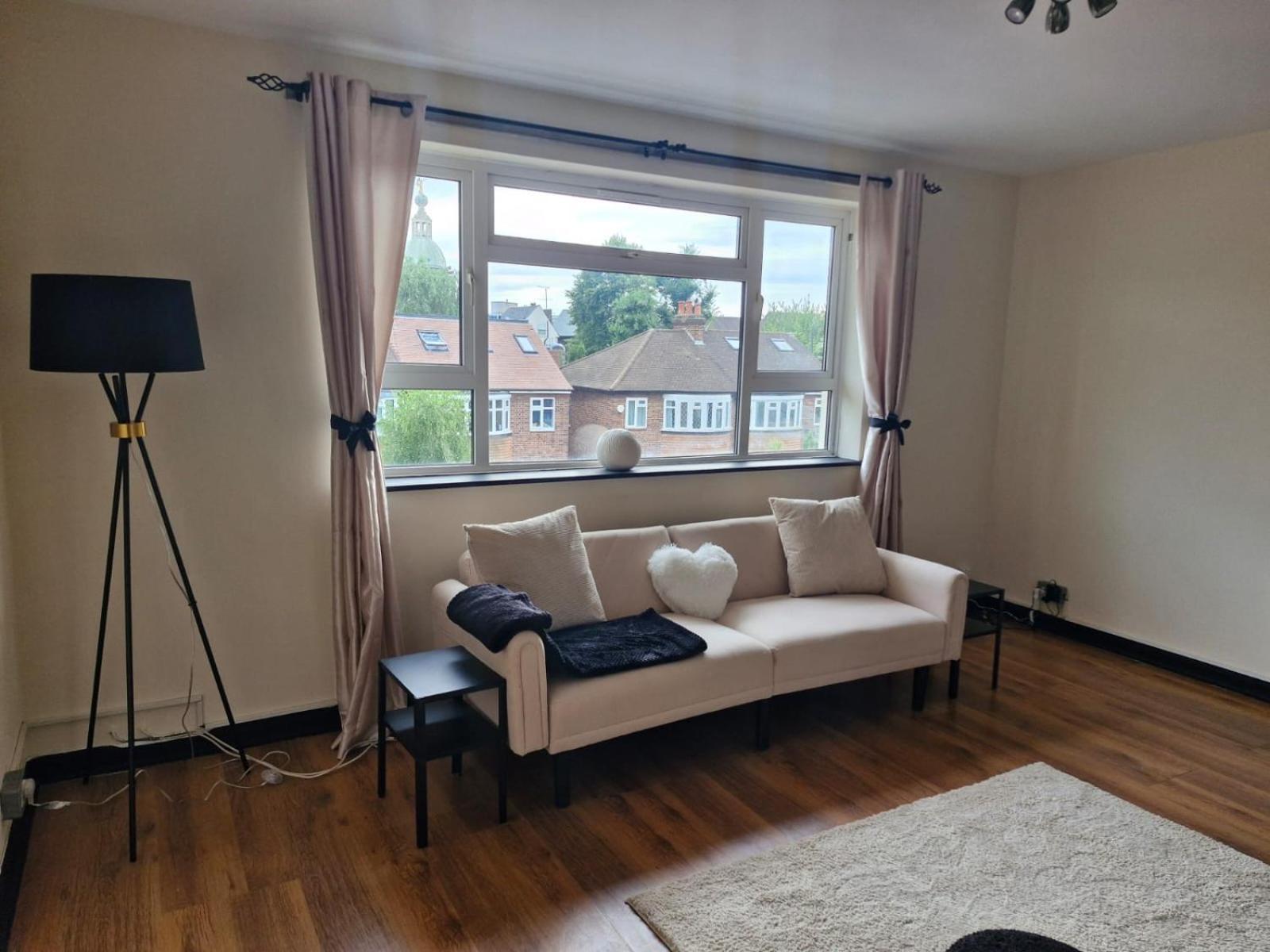 Appartamento Elegant & Spacious 2-bedroom In Wimbledon *