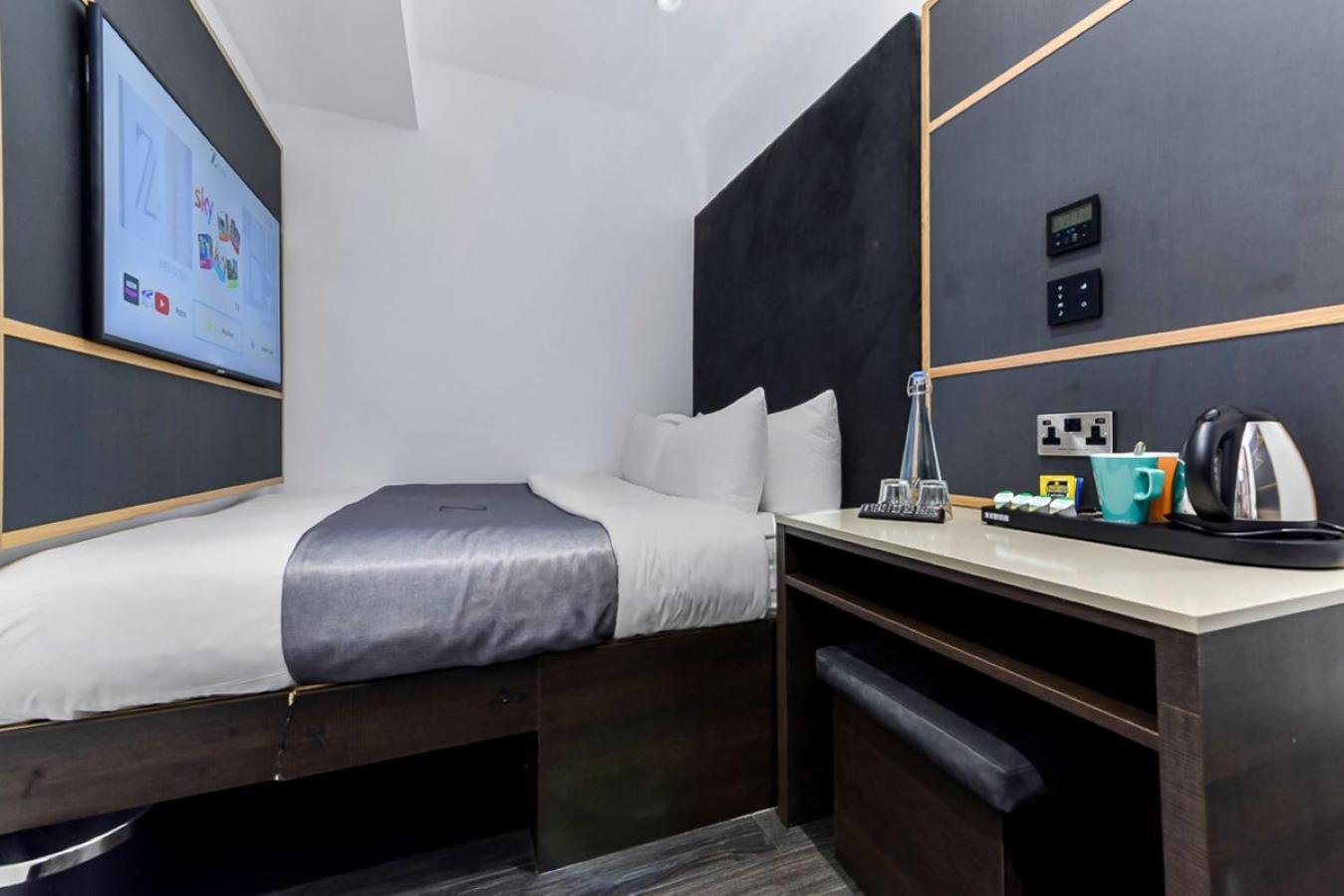 Z Trafalgar Hotell