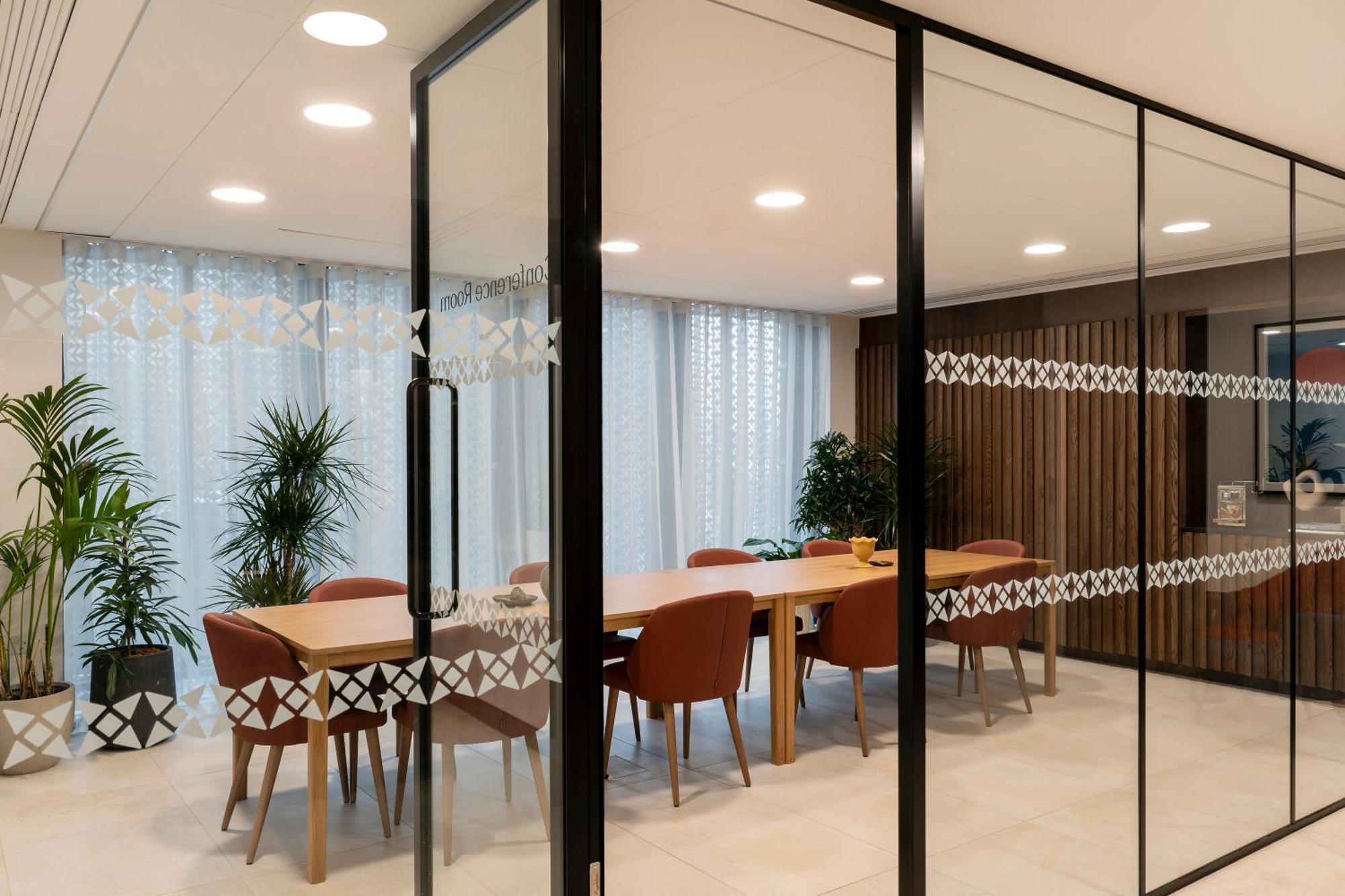 Cove Landmark Pinnacle Hotel 4*