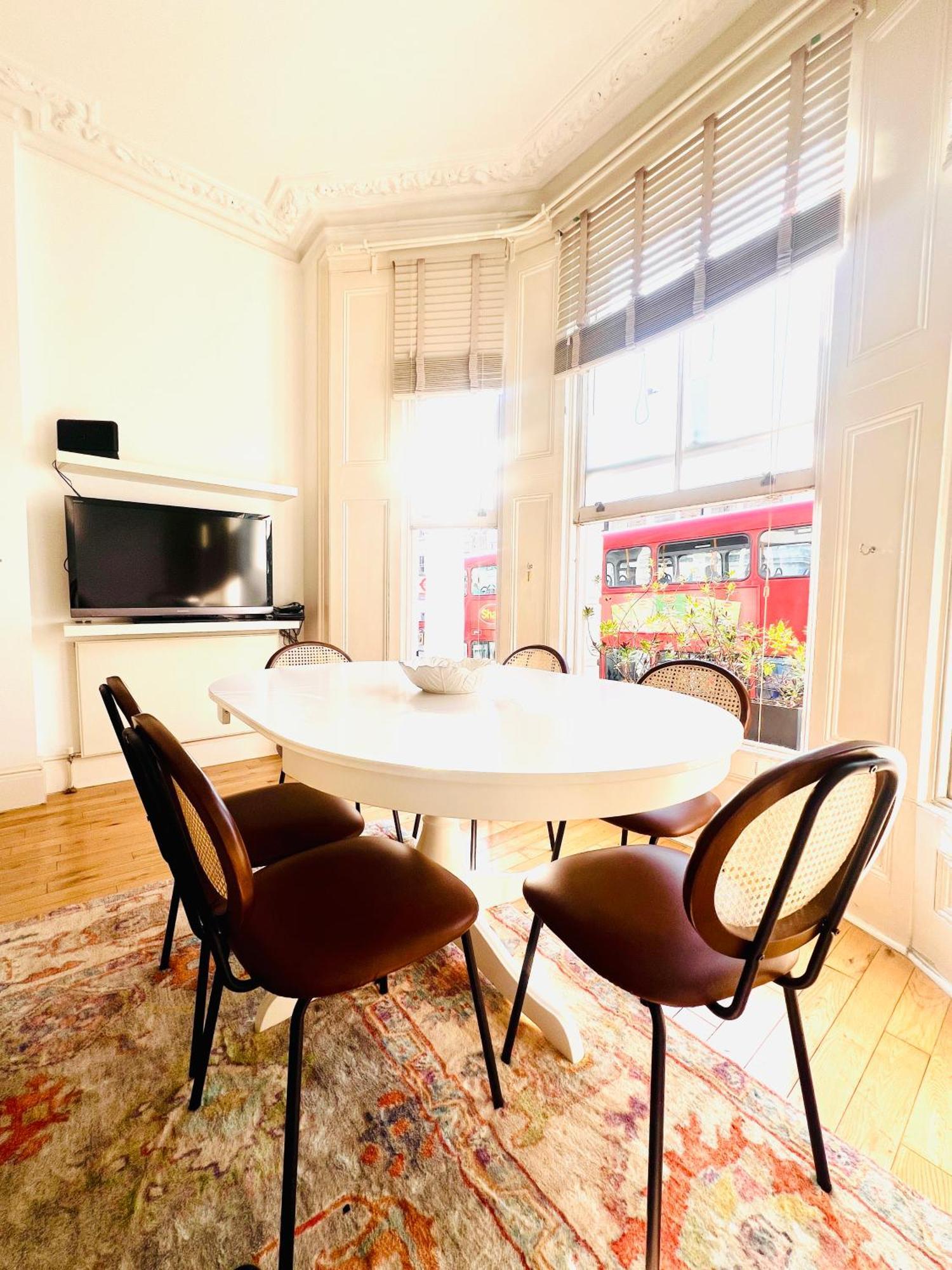 Stylish 2 Bedroom Notting Hill Superstar Lejlighed