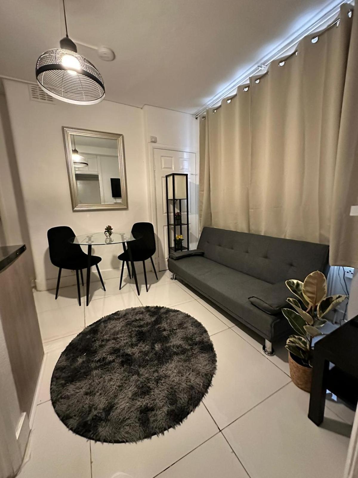 Ground Floor Mile 2 Bedroom Flat Lägenhet *