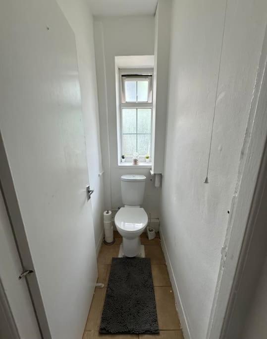 Lägenhet Lovely 3-bed 20 Mins To *