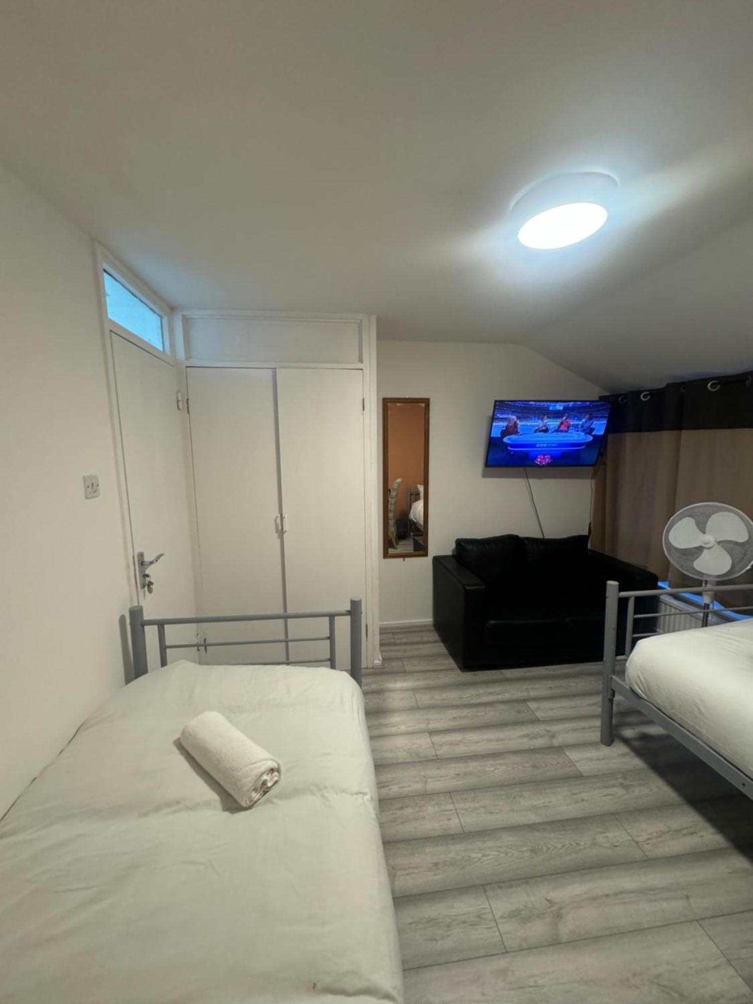 Tottenham Velvet * London