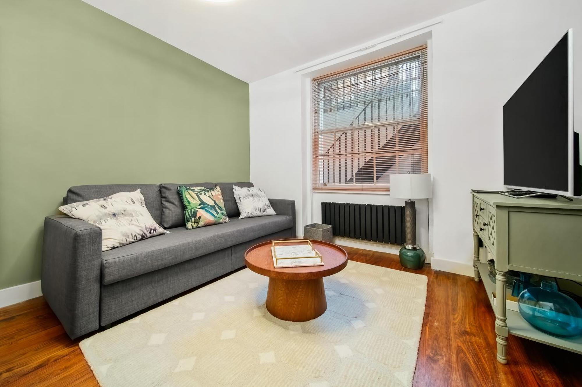 Hyde Park 2 Bedroom London